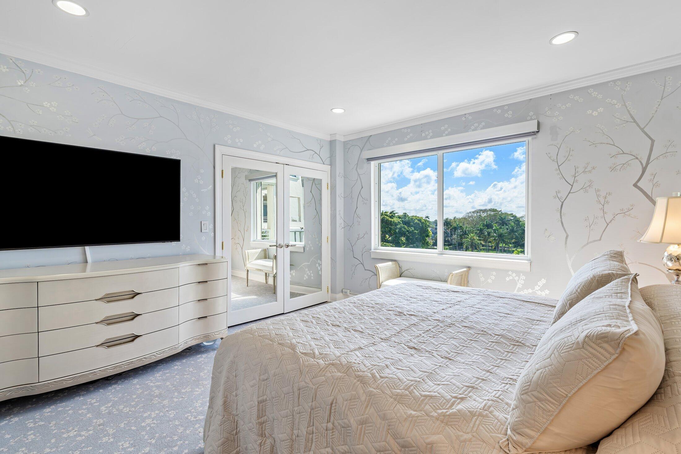 44 Cocoanut Row 526b