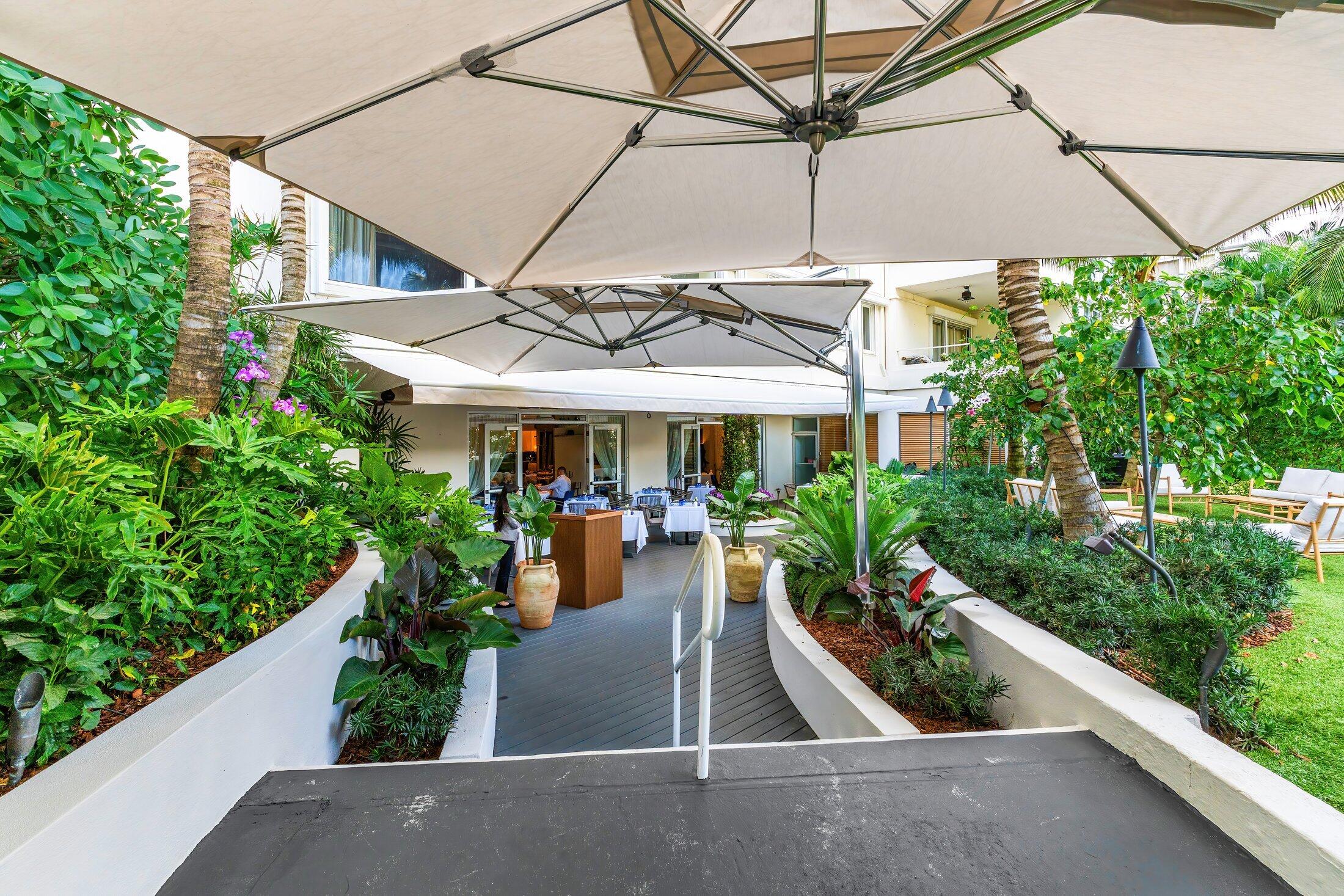 44 Cocoanut Row 526b