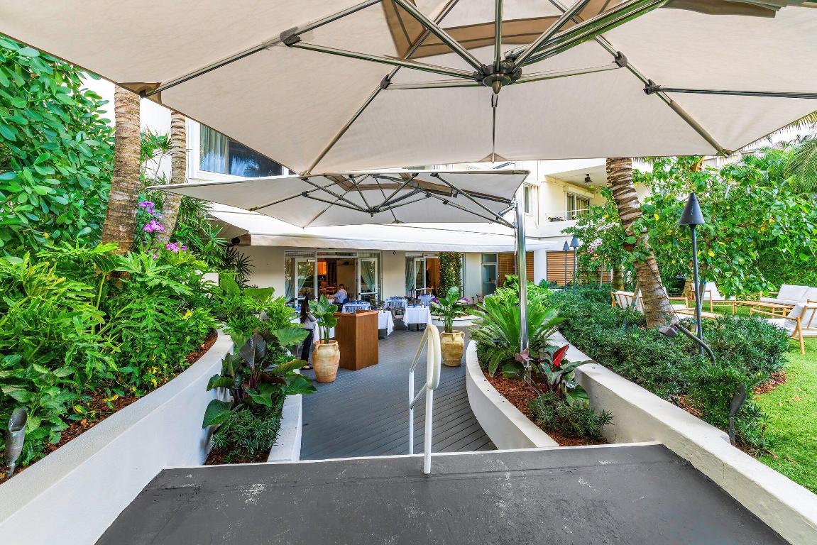 44 Cocoanut Row 526b