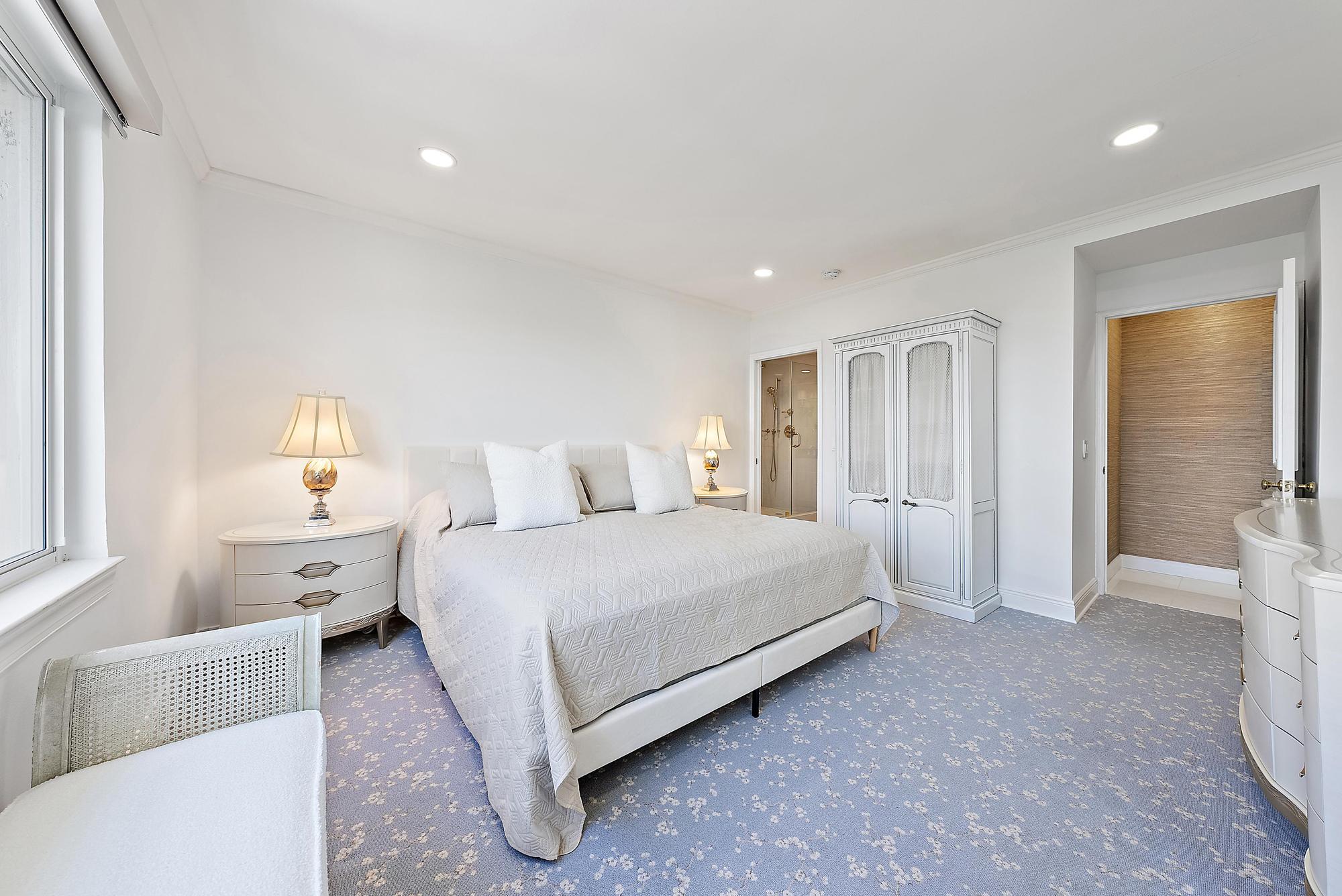 44 Cocoanut Row 526b