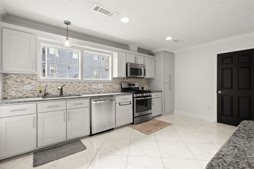 1130 Chimney Trace Way