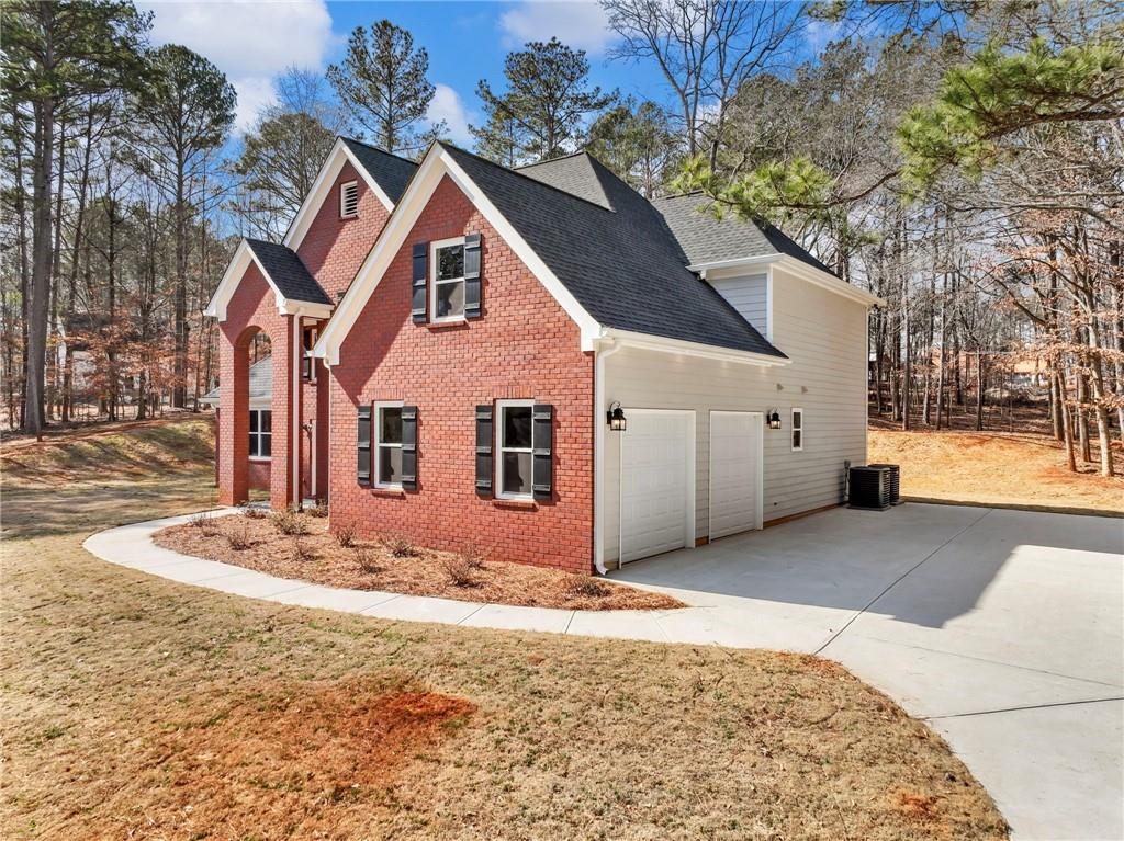 912 Westwood Lane