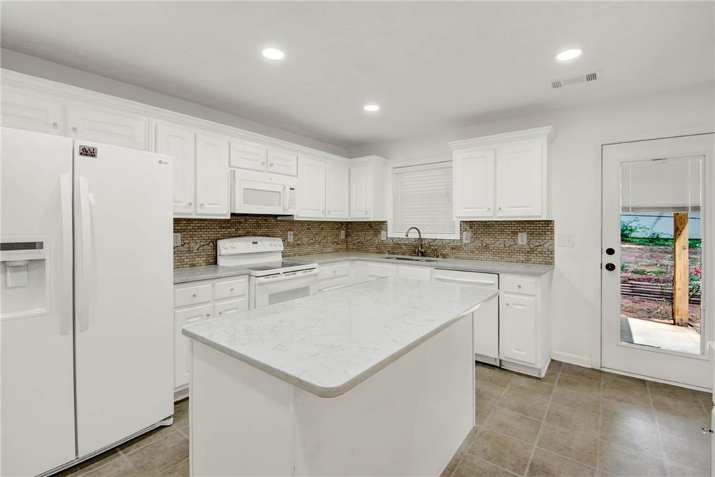 1374 Lance Circle
