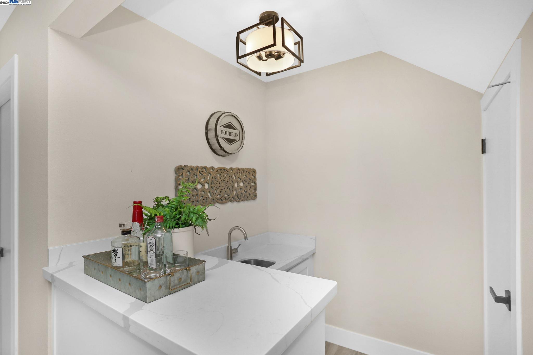 5478 Balkan Ct