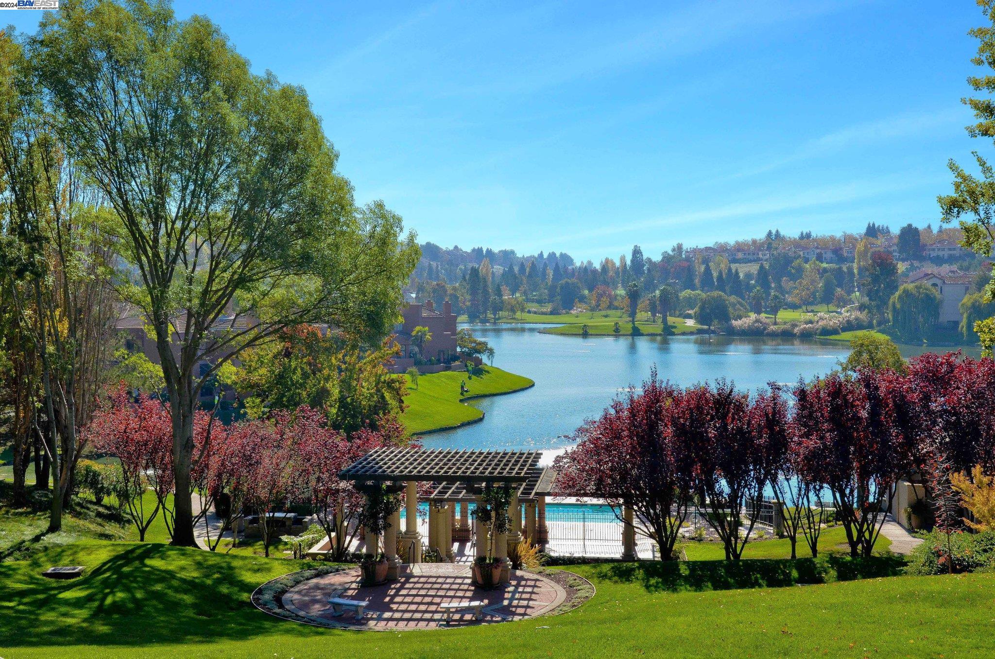 6220 Lakeview Cir