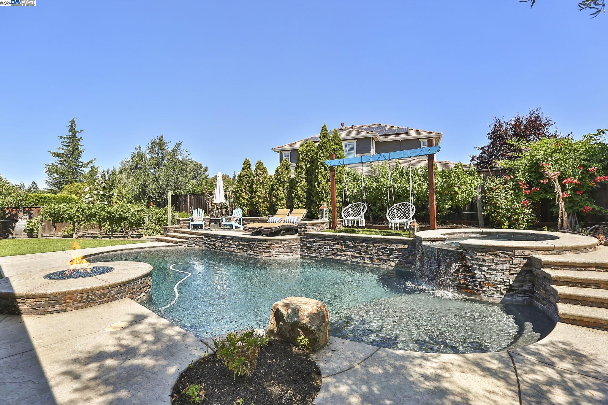 2928 Caldeira Dr