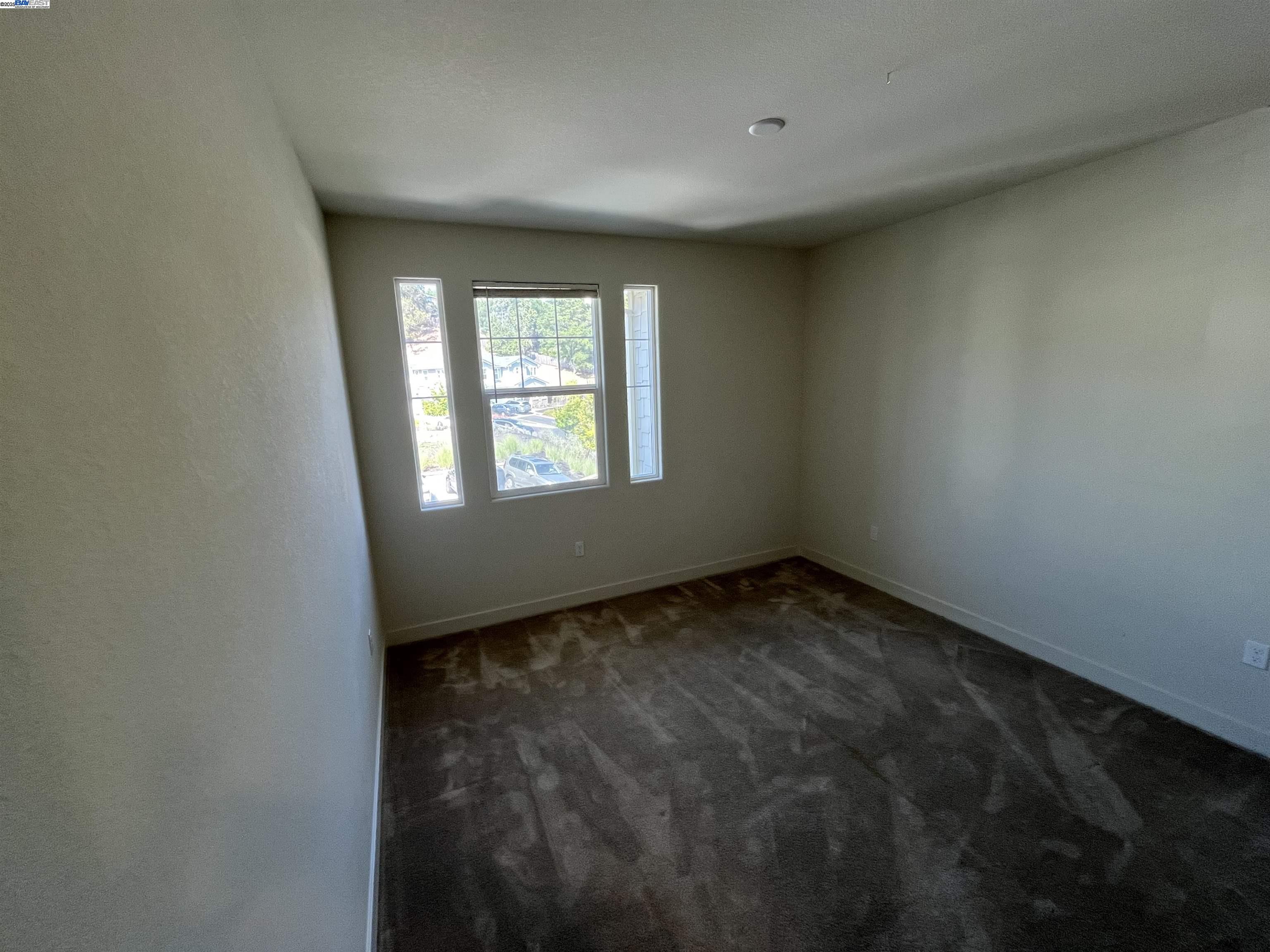 17659 Whisper Ln