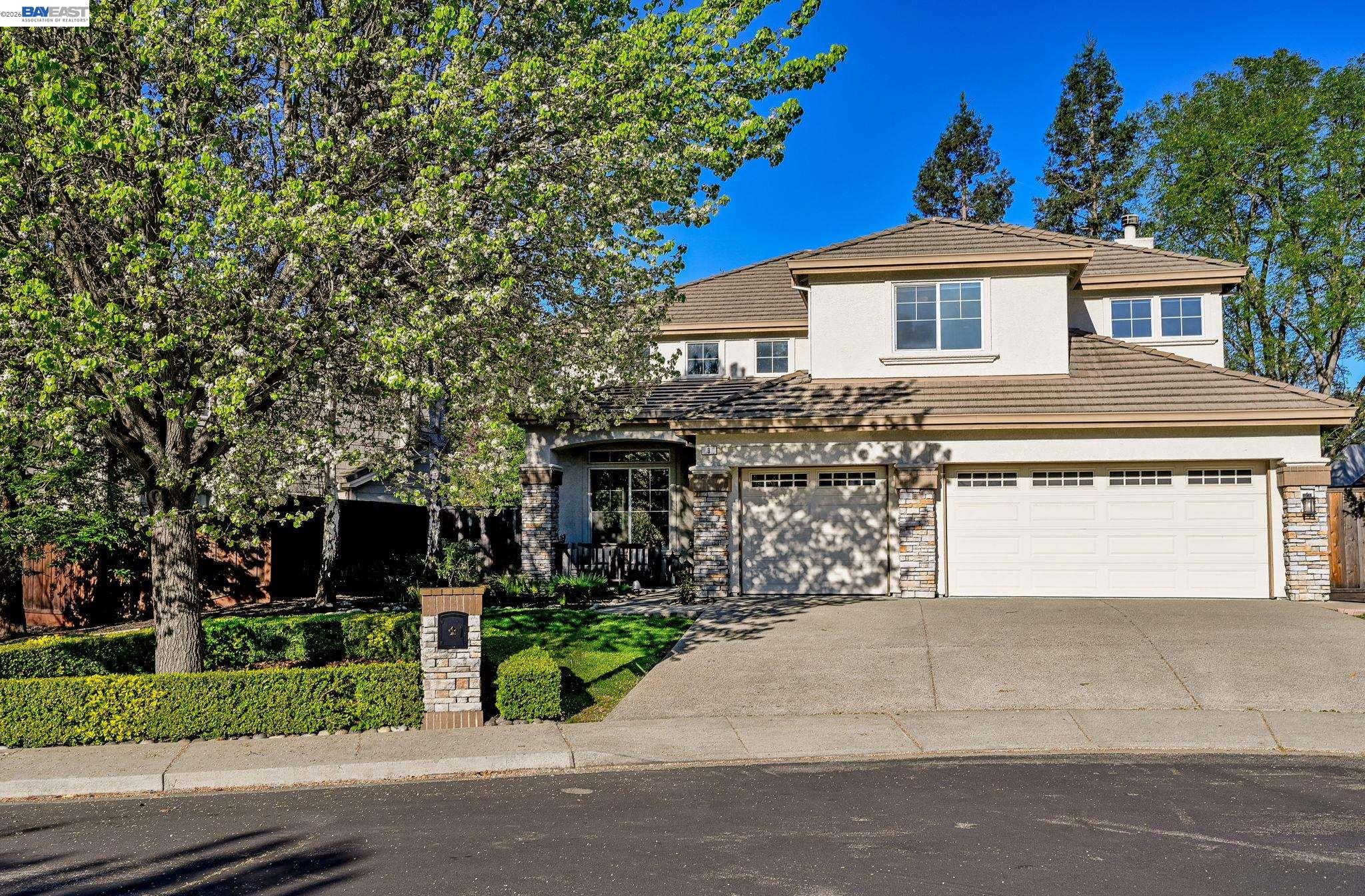9 Cross Bridge Pl