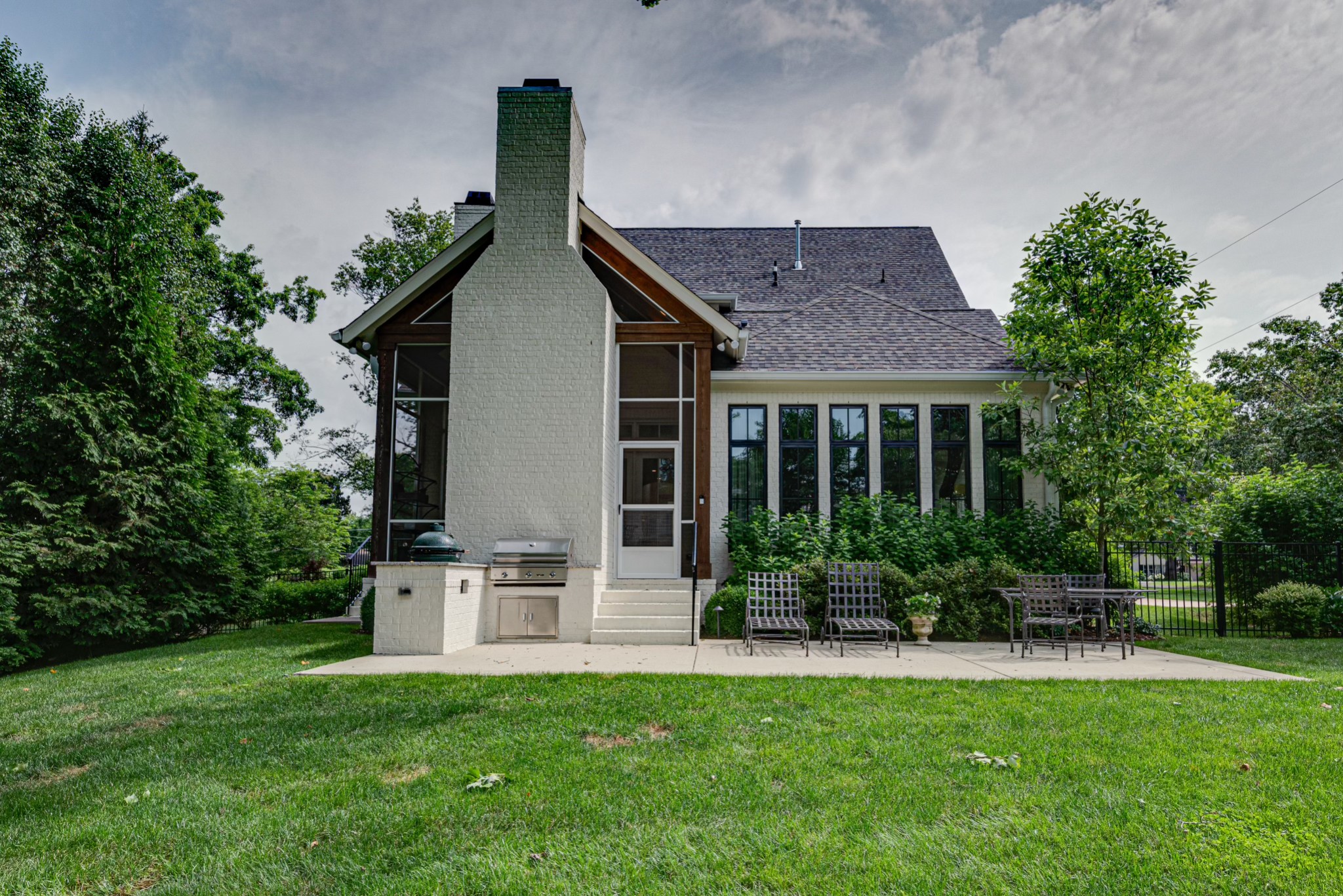 403 W Brookfield Ave