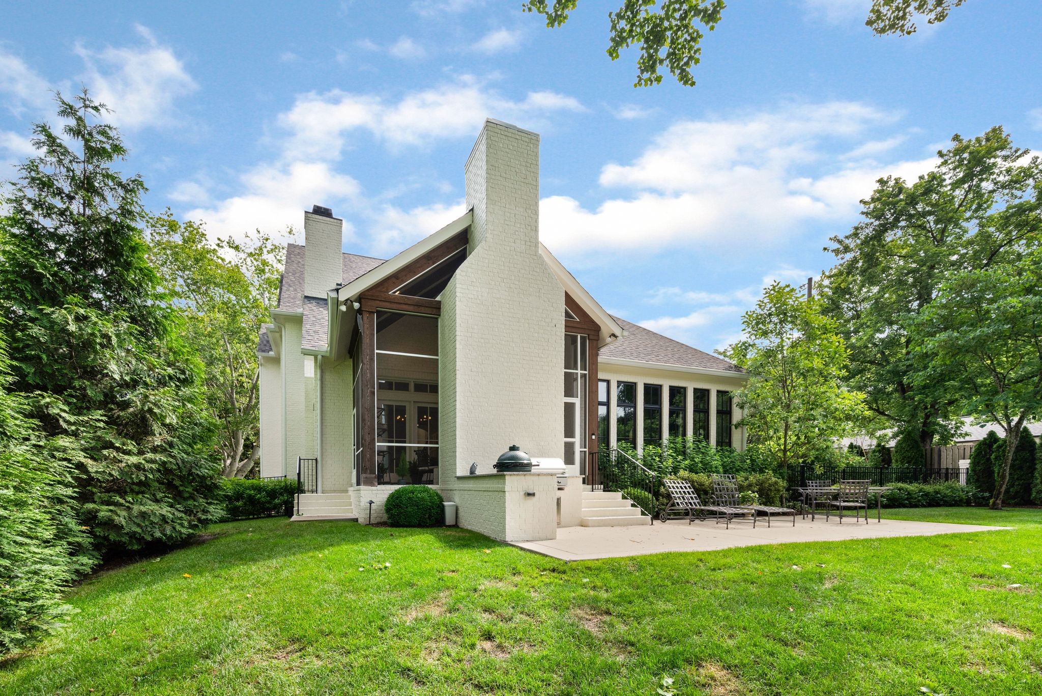 403 W Brookfield Ave