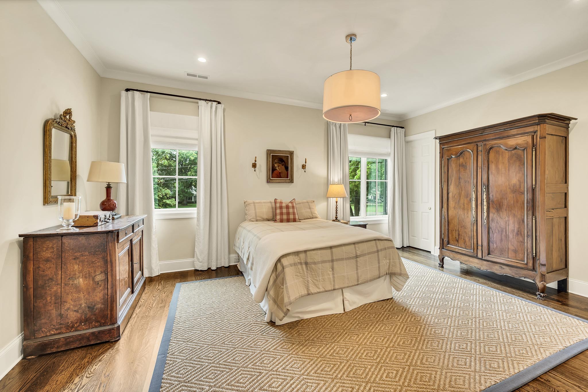 403 W Brookfield Ave