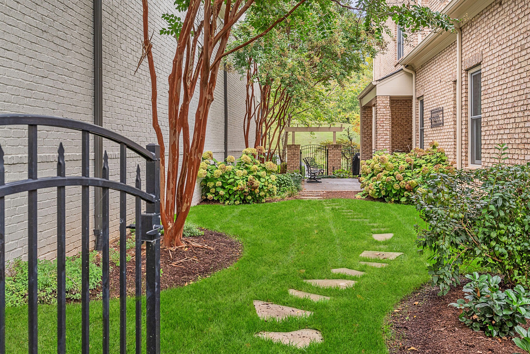 1004 Falling Leaf Cir
