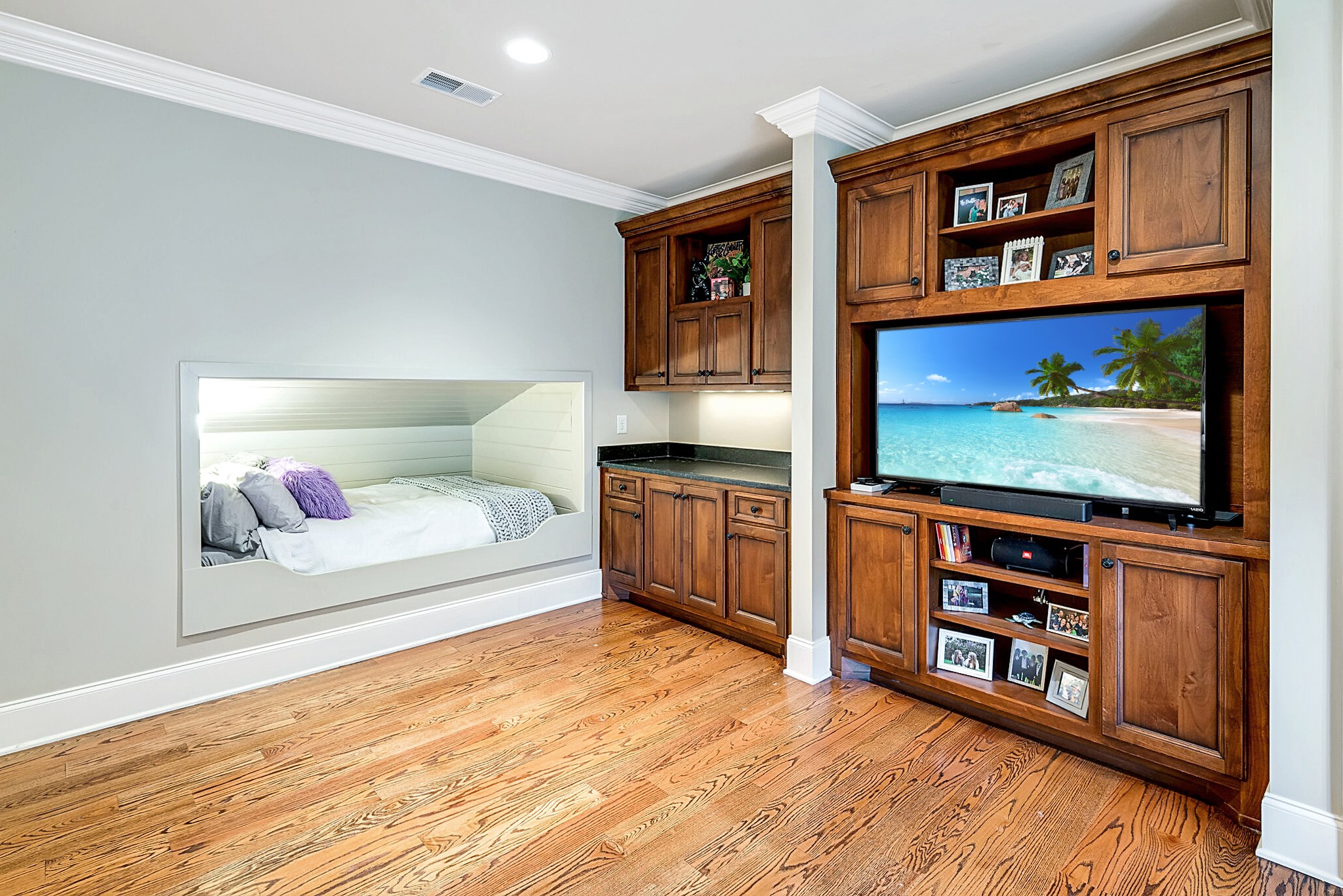 1004 Falling Leaf Cir