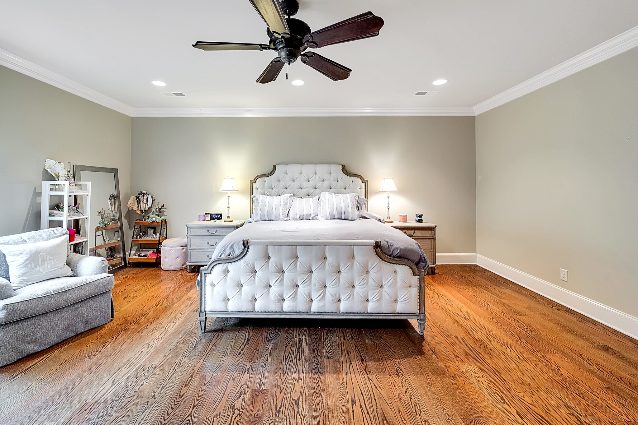 1004 Falling Leaf Cir