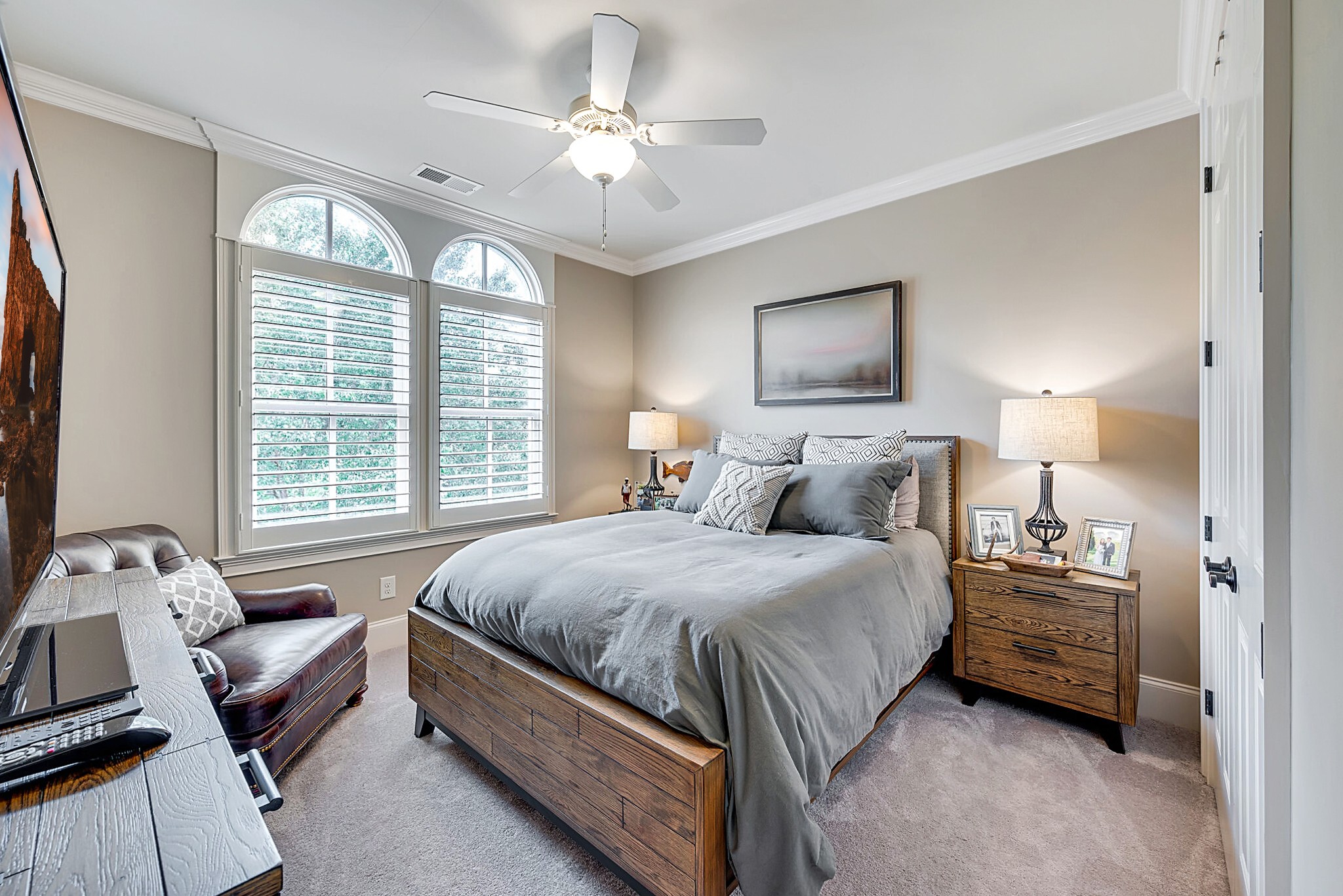 1004 Falling Leaf Cir