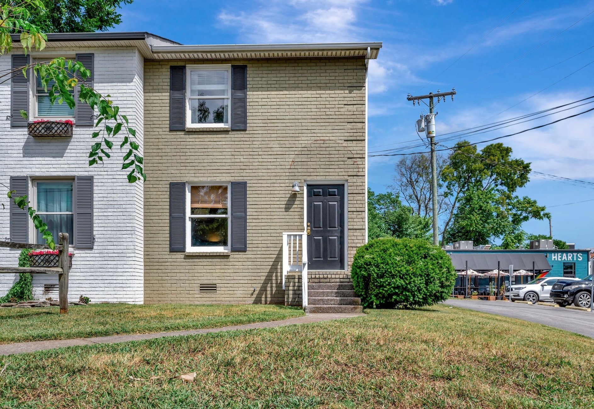 1206B Dallas Ave