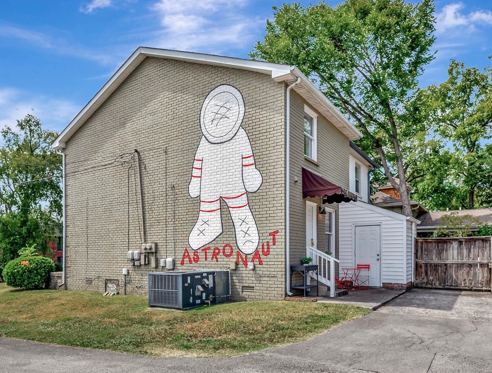 1206B Dallas Ave