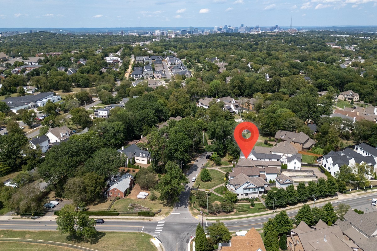 1777 Hillmont Dr