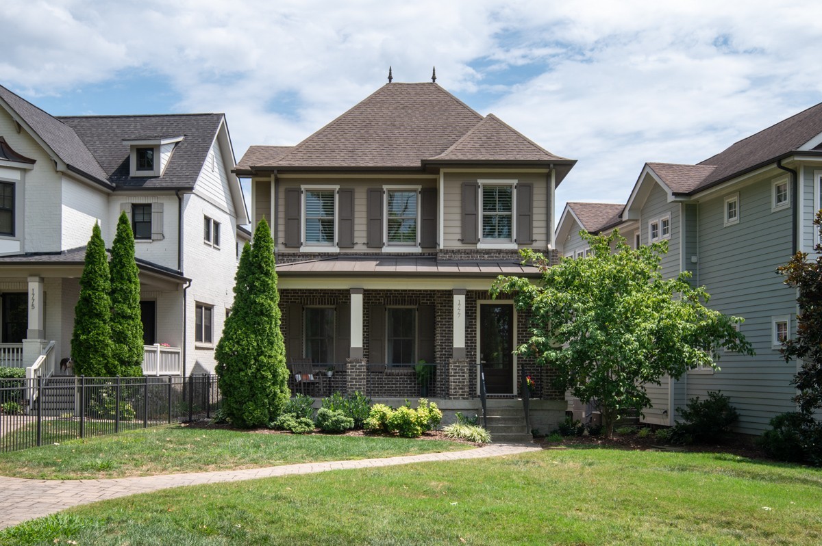 1777 Hillmont Dr