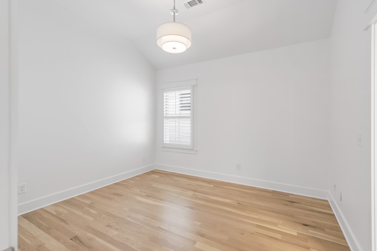 1777 Hillmont Dr