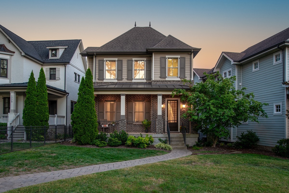 1777 Hillmont Dr