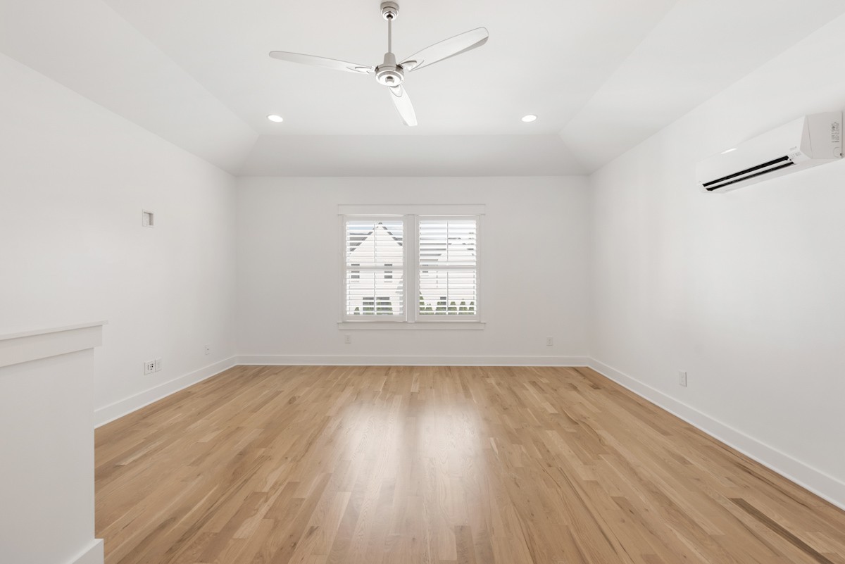 1777 Hillmont Dr