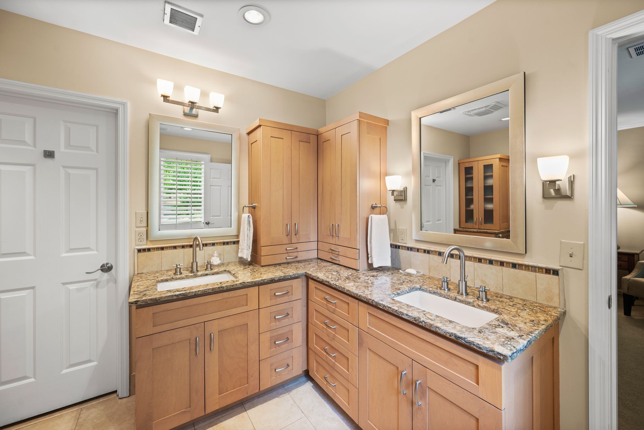 4400 Belmont Park Ter Unit: 216