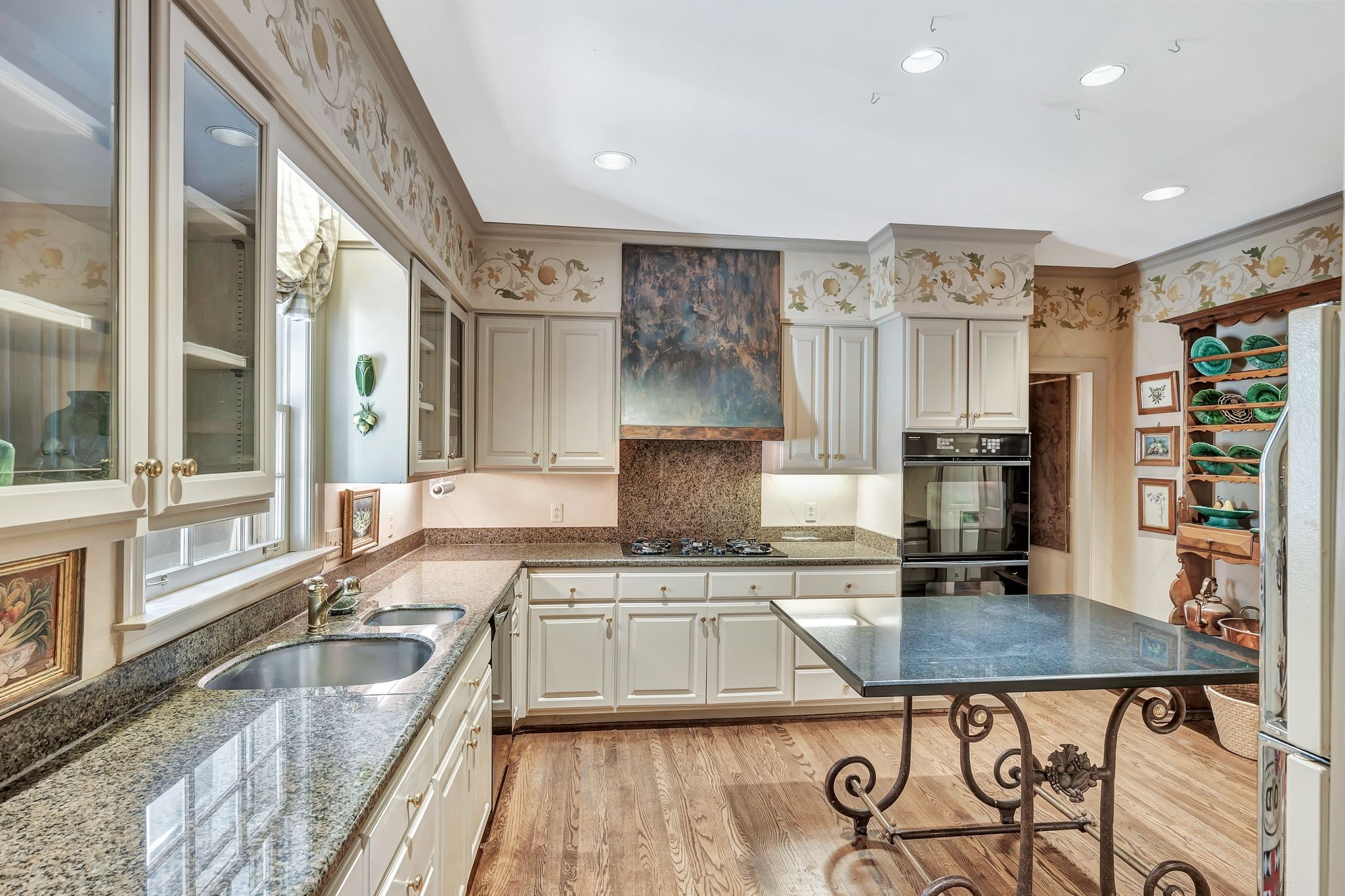 102 Bellebrook Circle