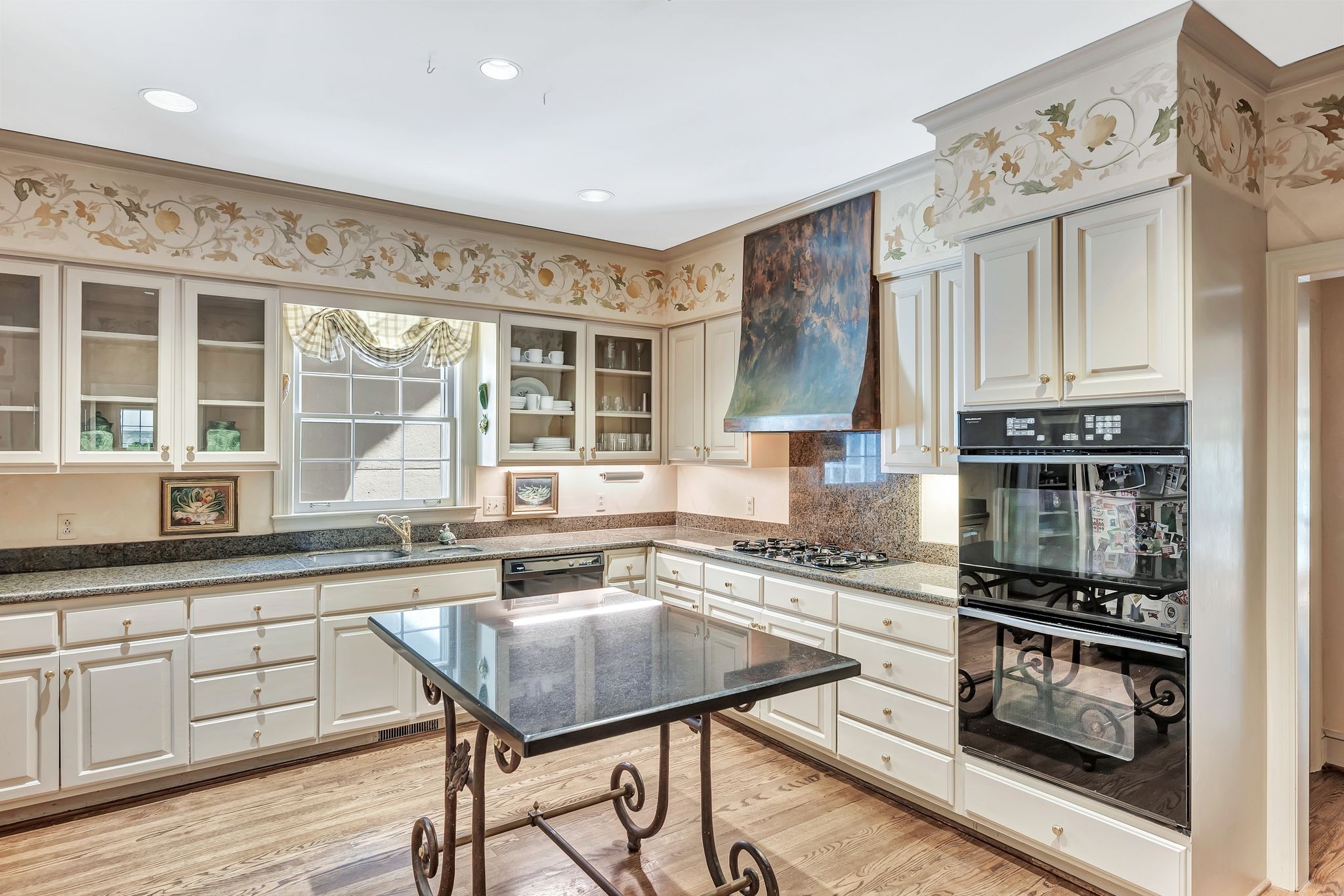 102 Bellebrook Circle
