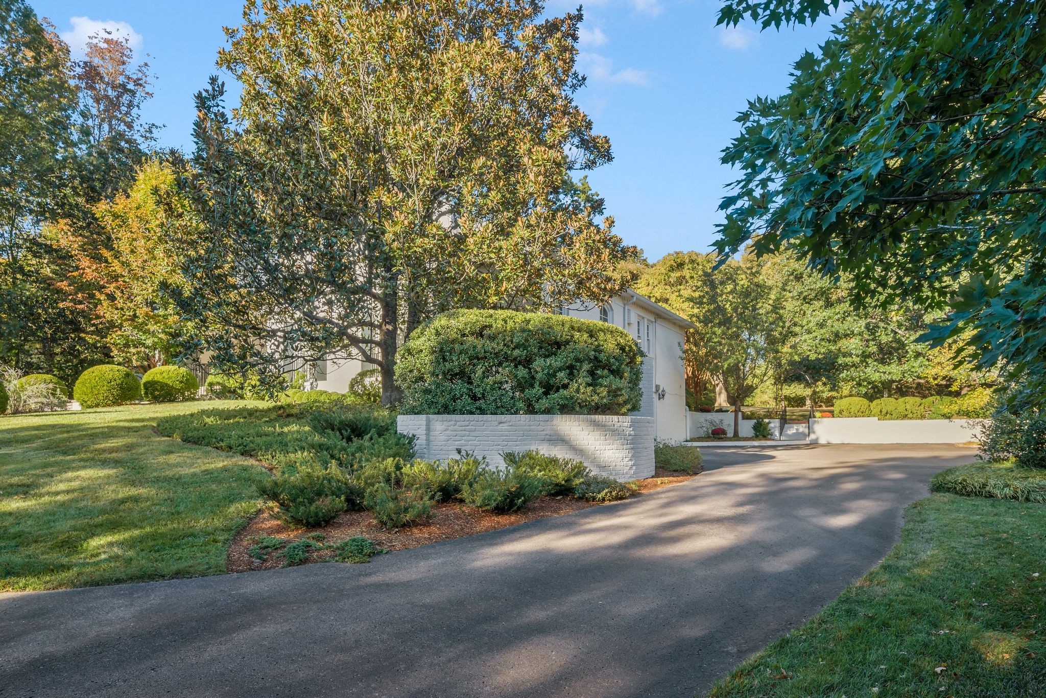 6111 Hickory Valley Rd
