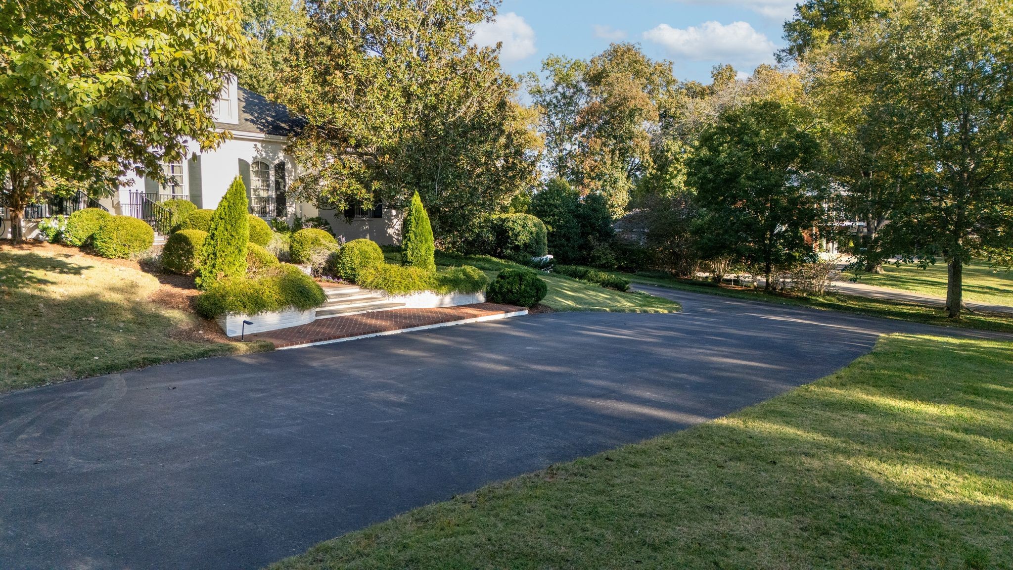 6111 Hickory Valley Rd