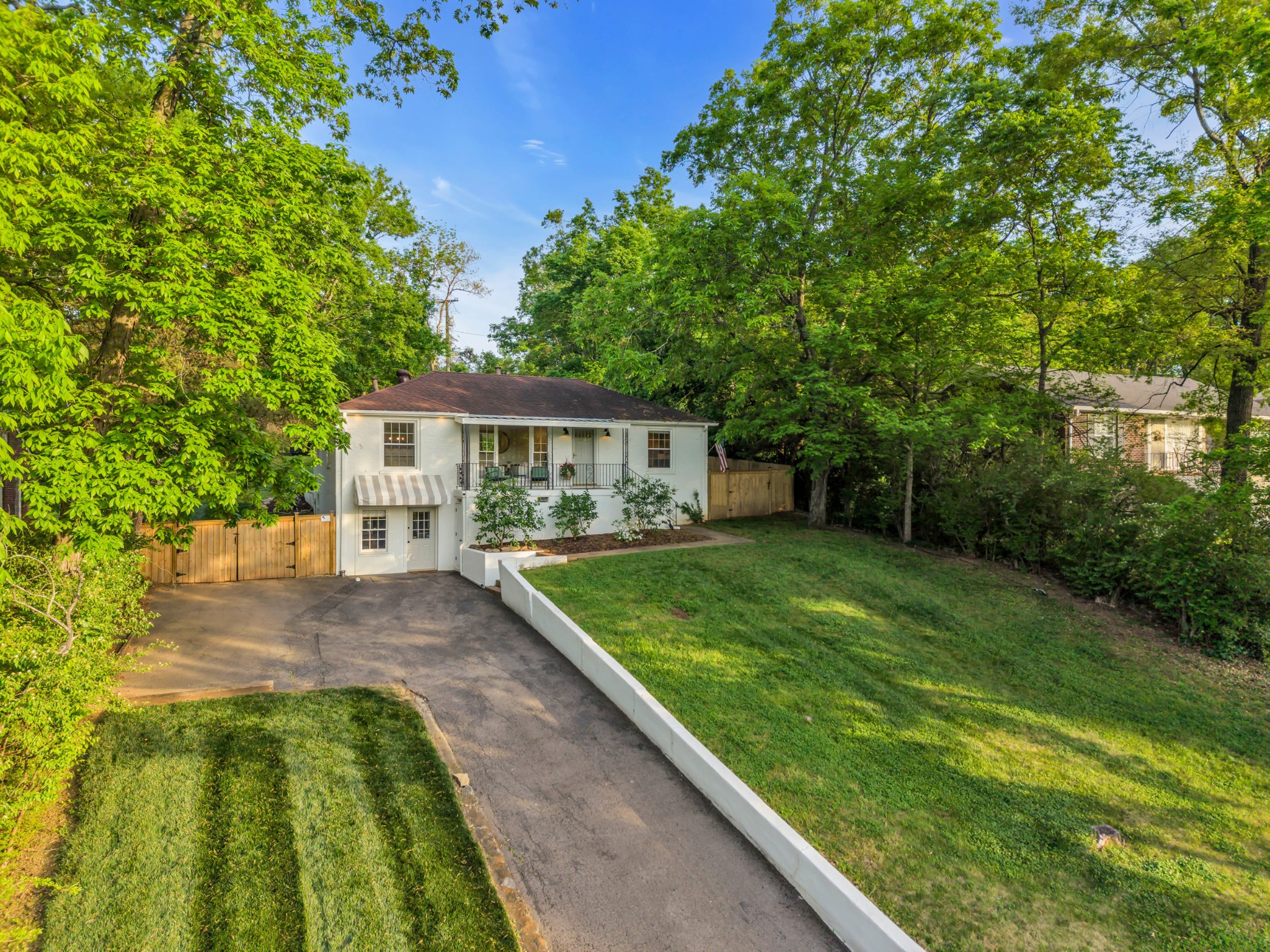 5709 Vine Ridge Dr