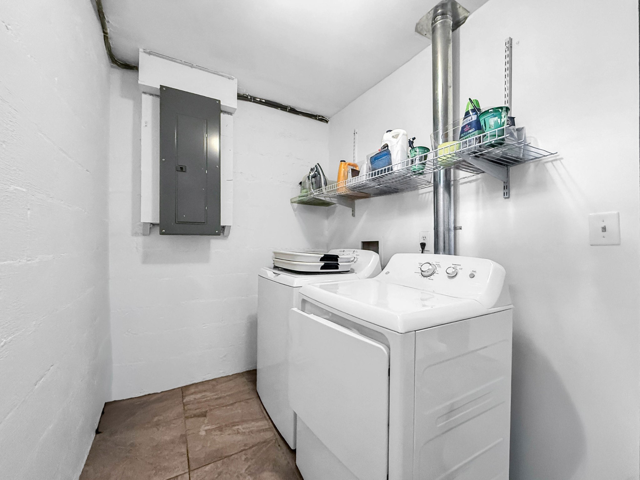 5709 Vine Ridge Dr