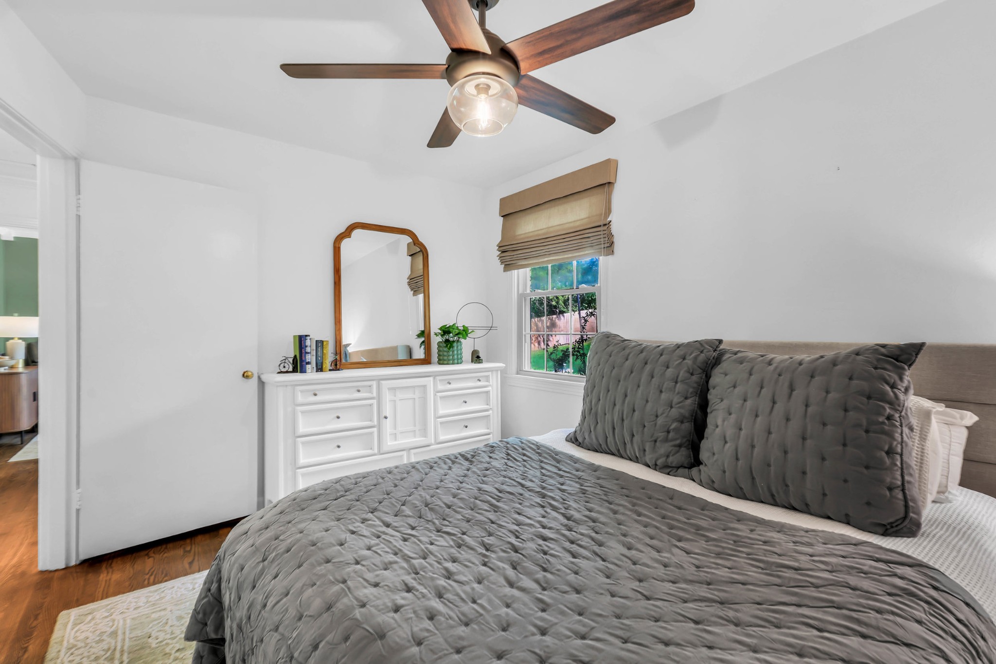 5709 Vine Ridge Dr