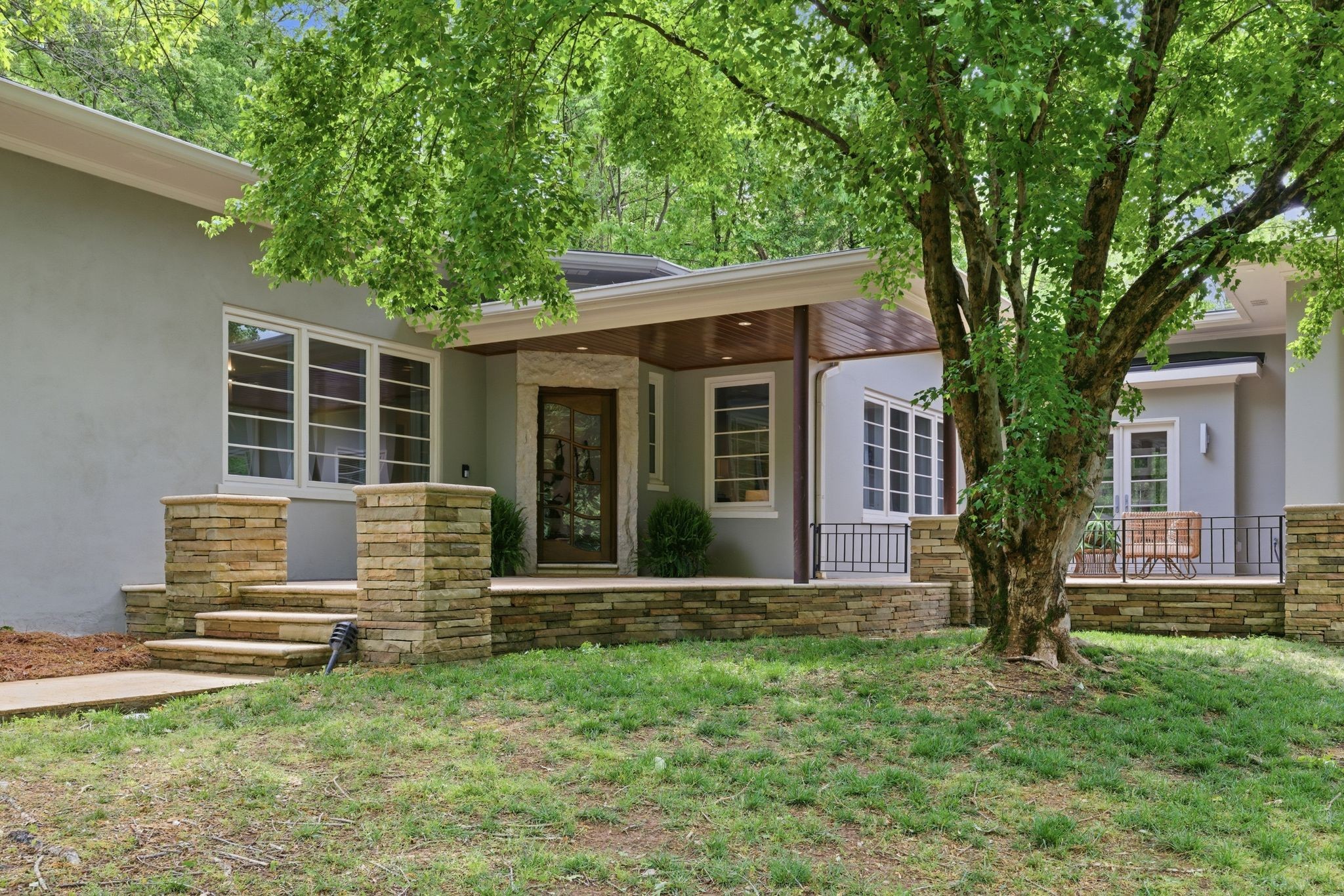5134 Stanford Dr