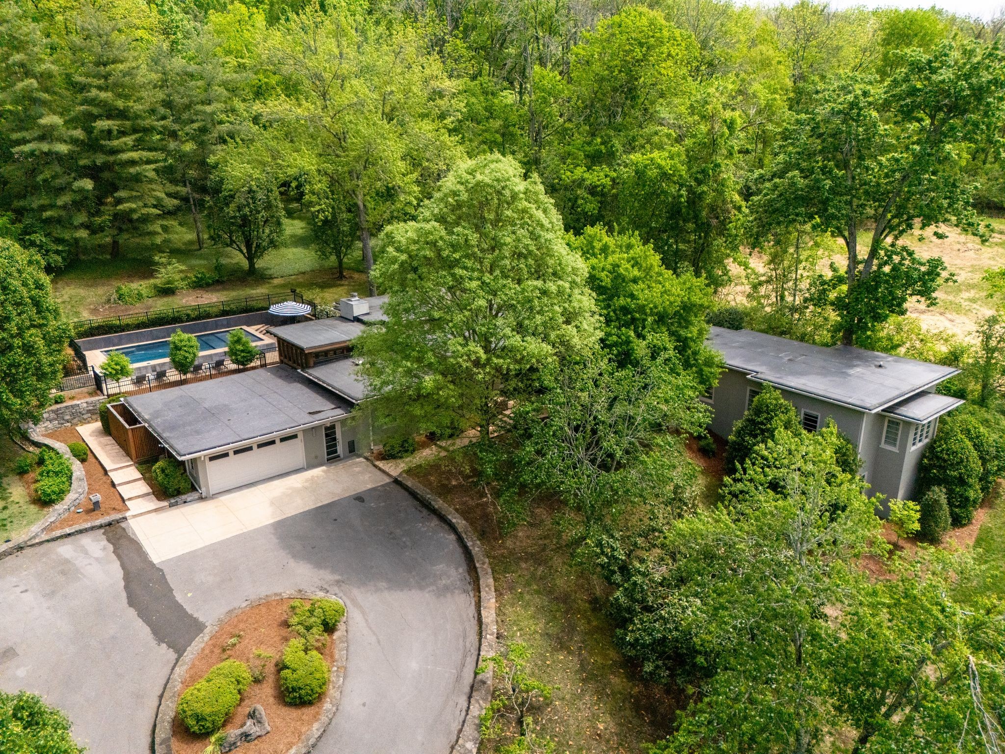 5134 Stanford Dr