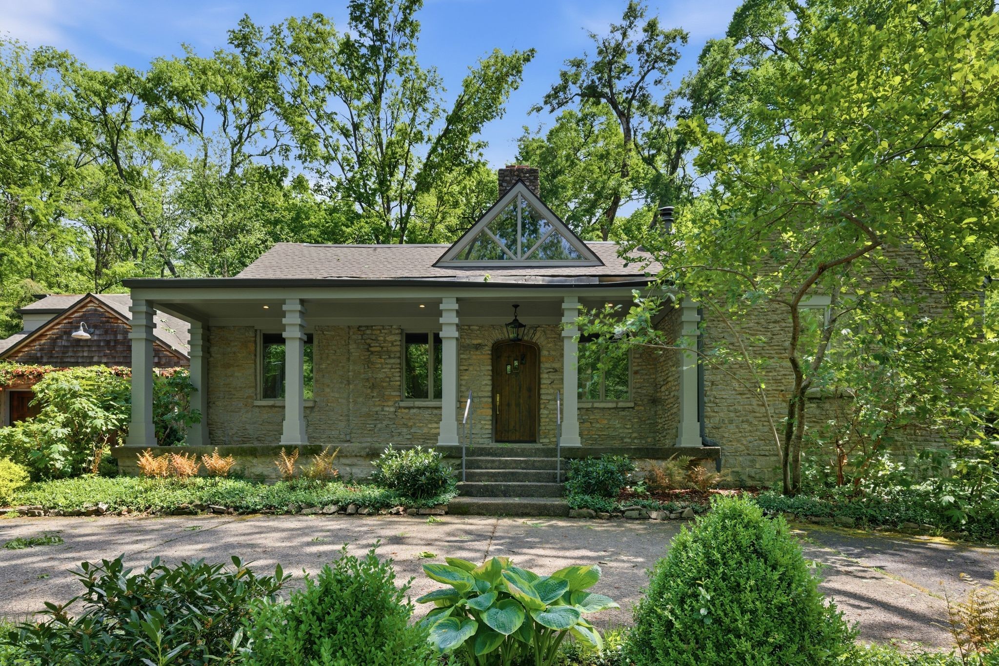 5142 Stanford Dr