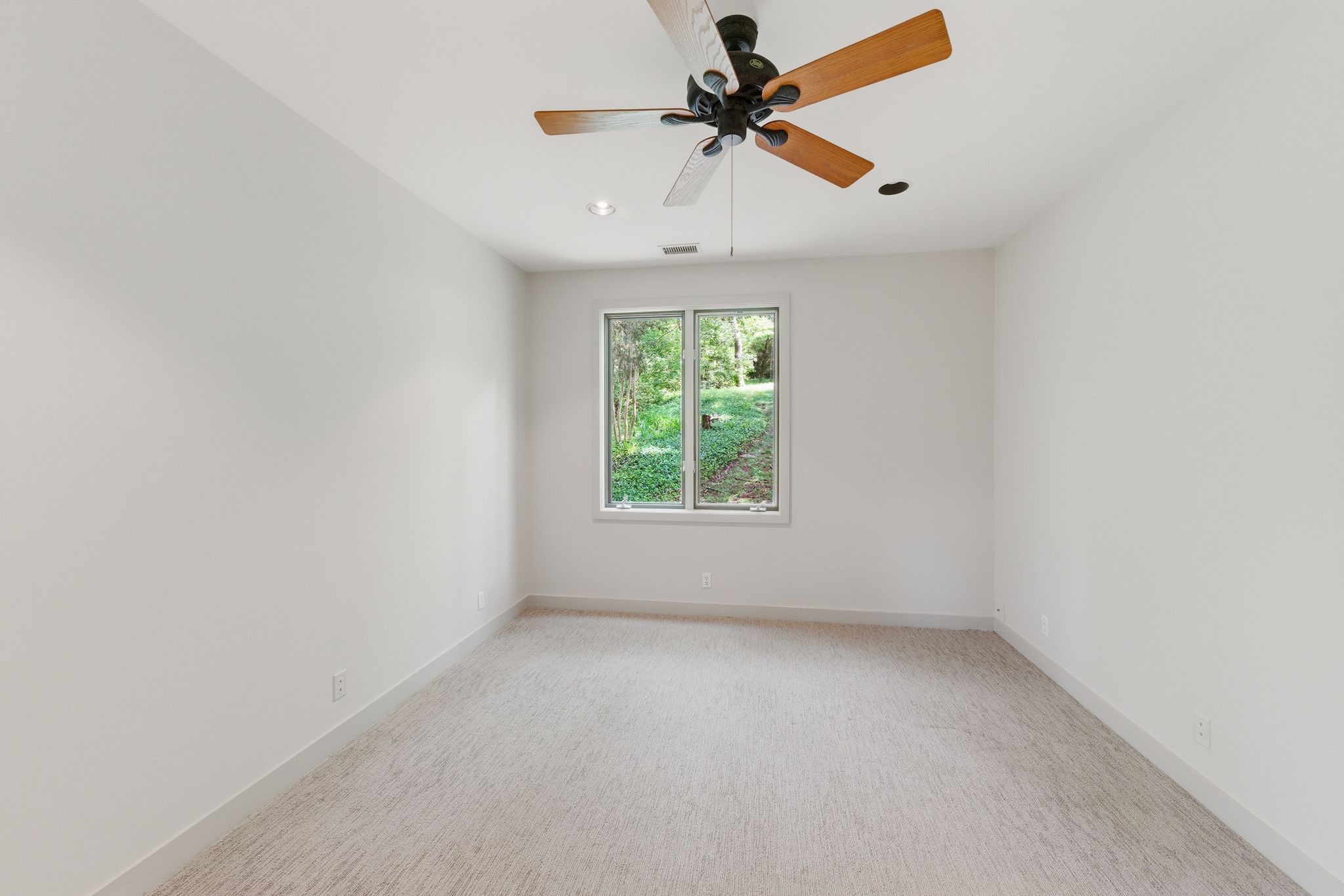 5142 Stanford Dr