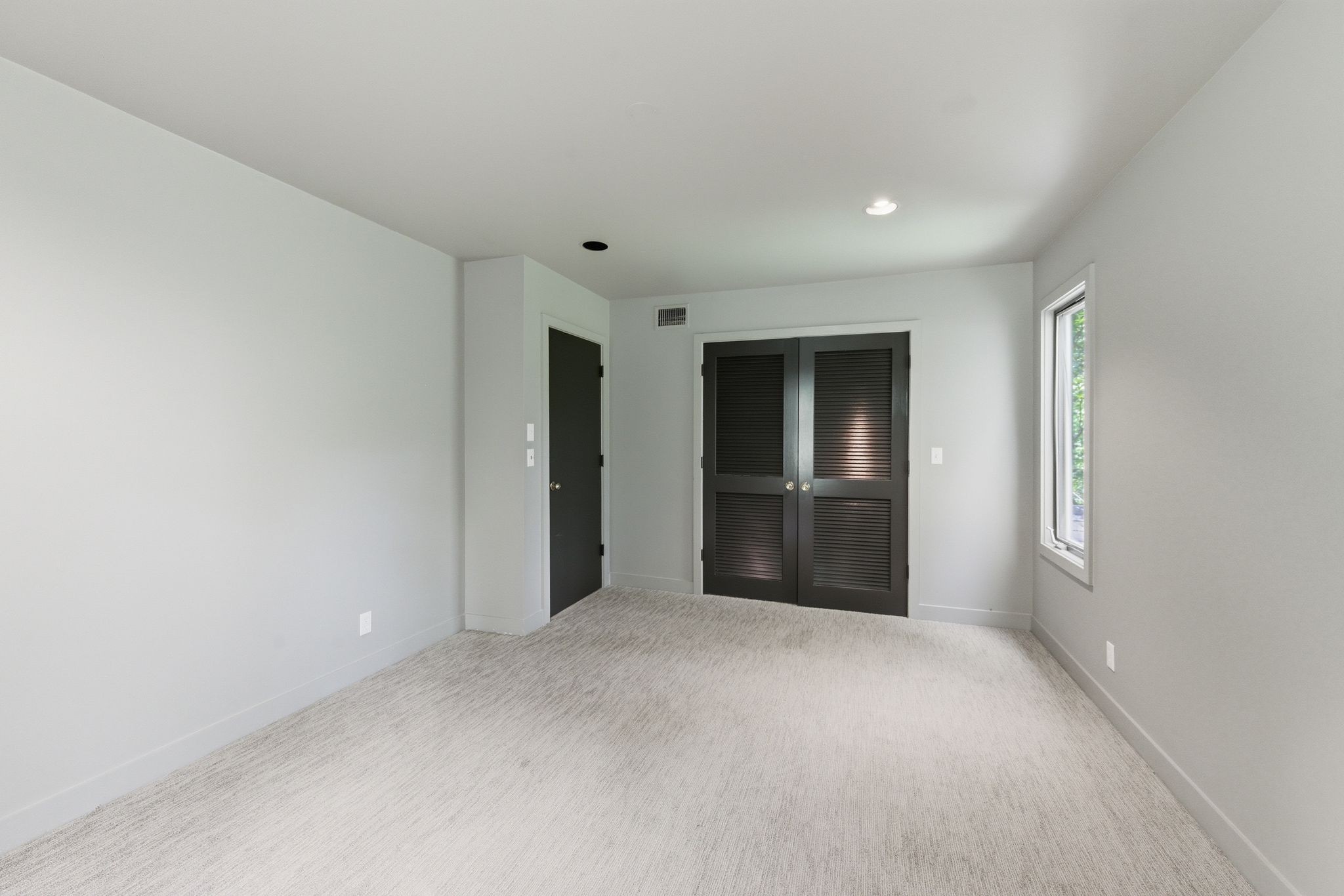 5142 Stanford Dr