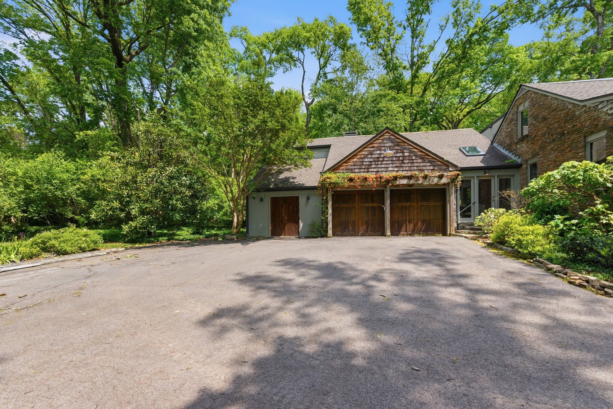5142 Stanford Dr