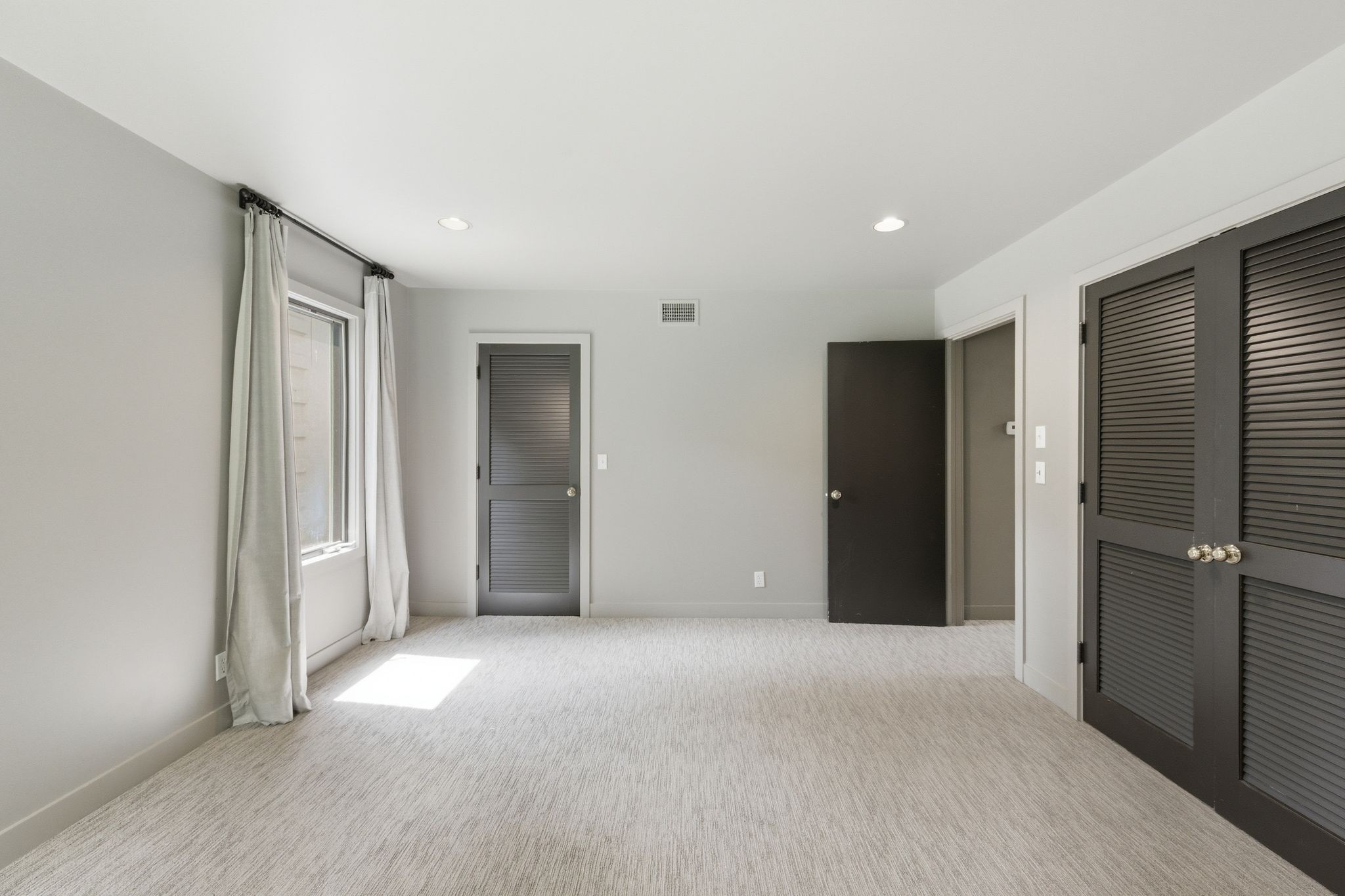 5142 Stanford Dr