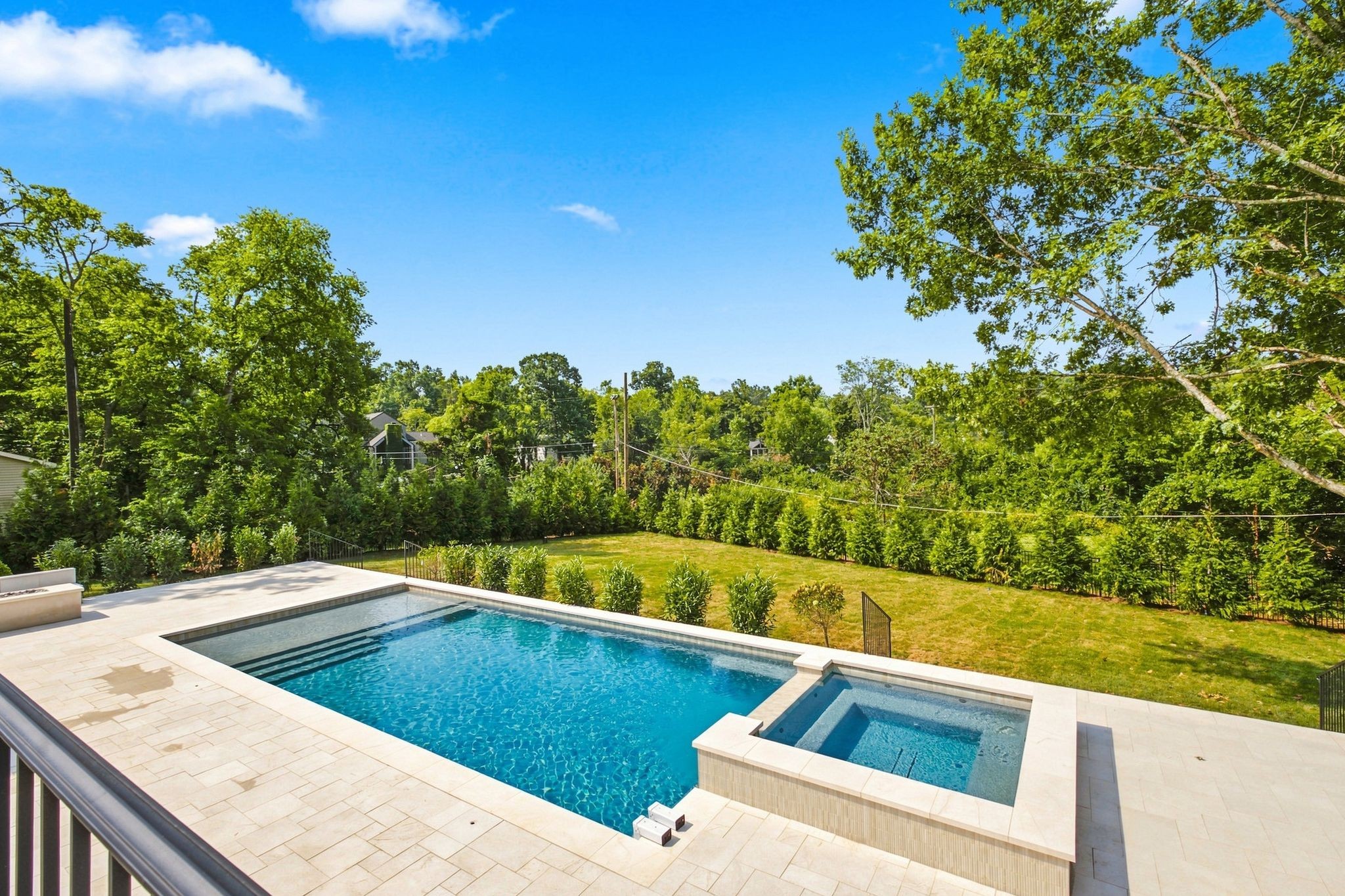 611 W Meade Dr