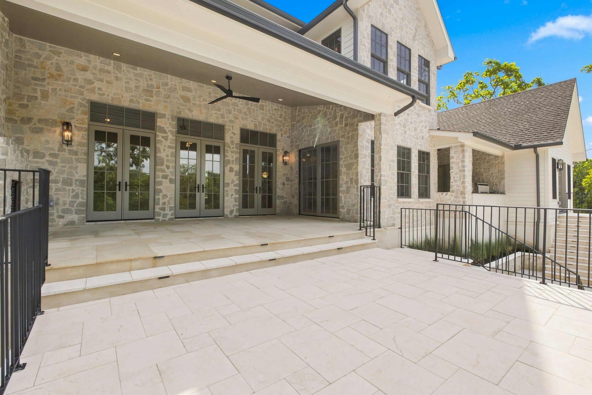 611 W Meade Dr