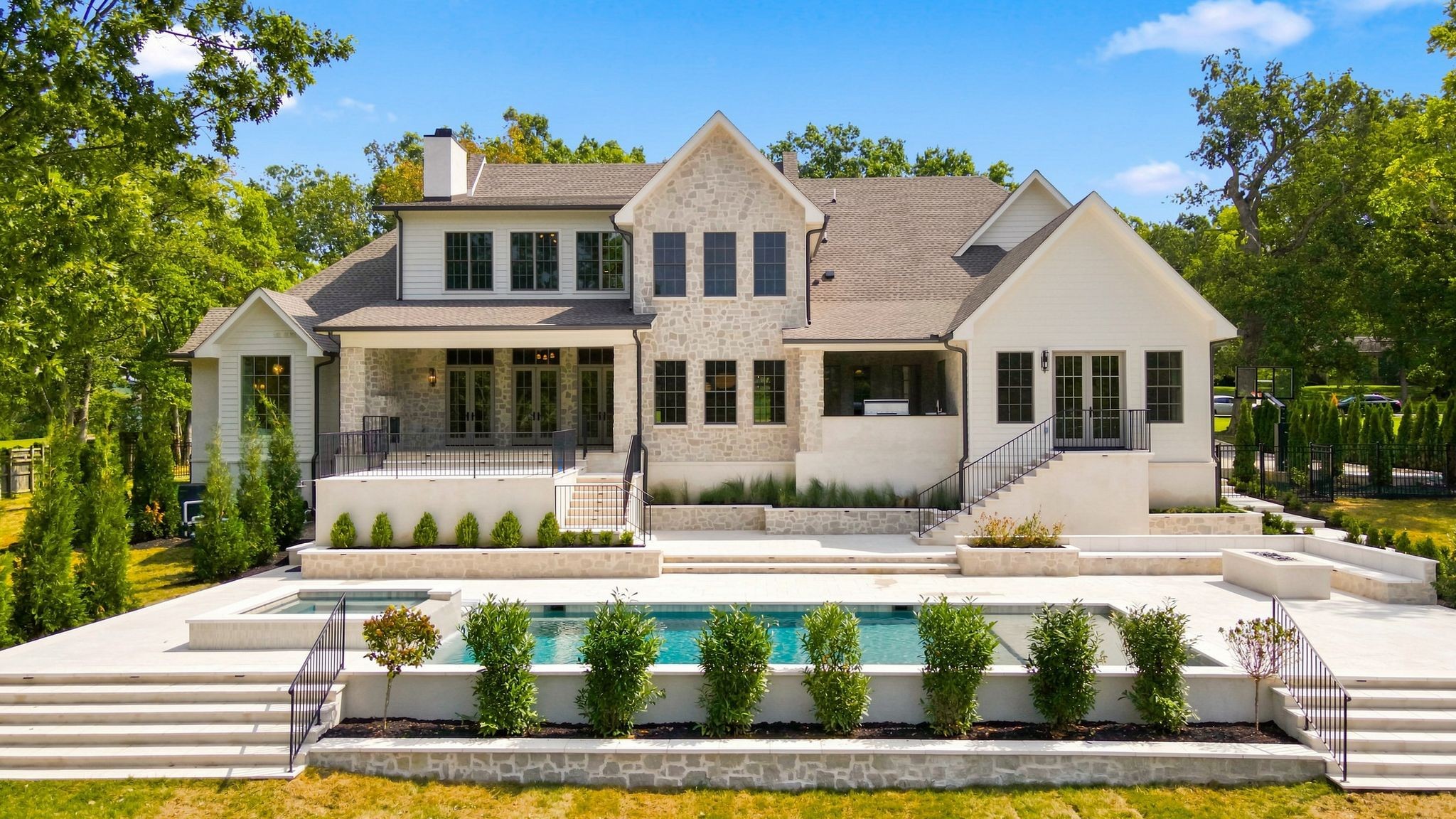 611 W Meade Dr