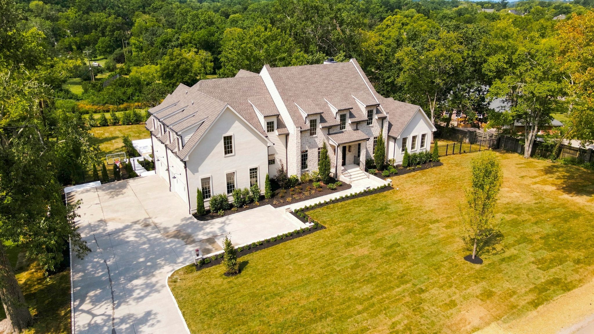 611 W Meade Dr