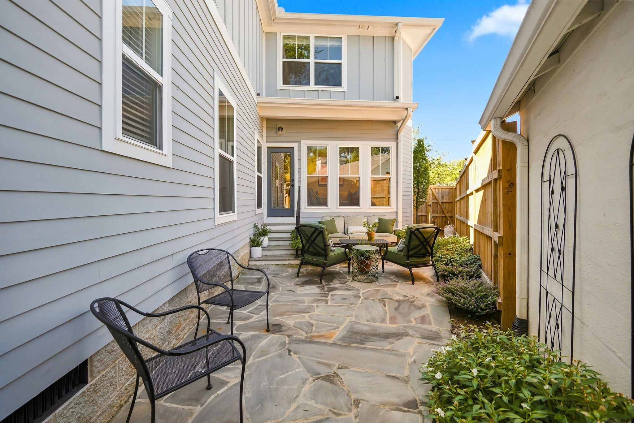 2937 Primrose Circle