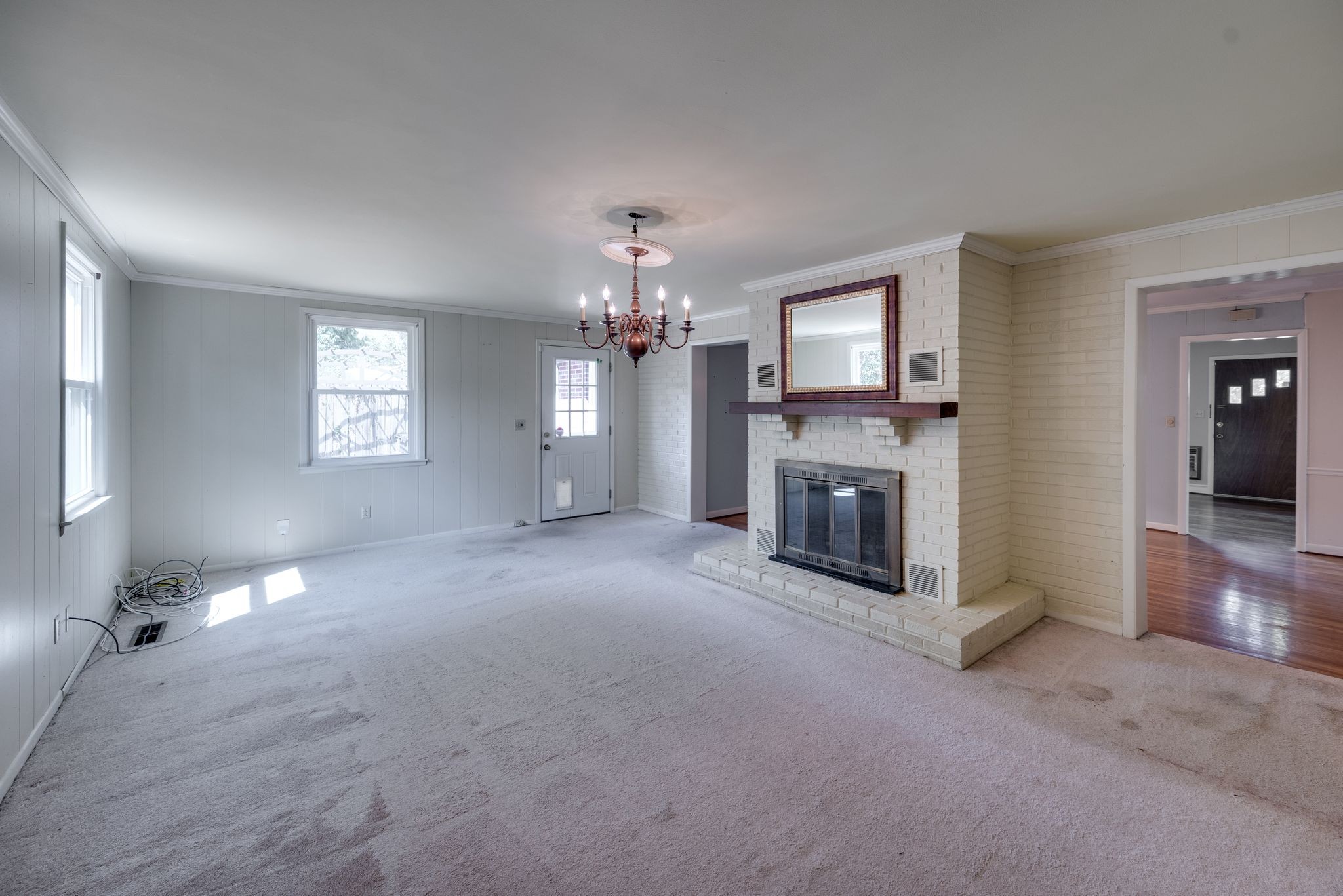 633 Elaine Dr
