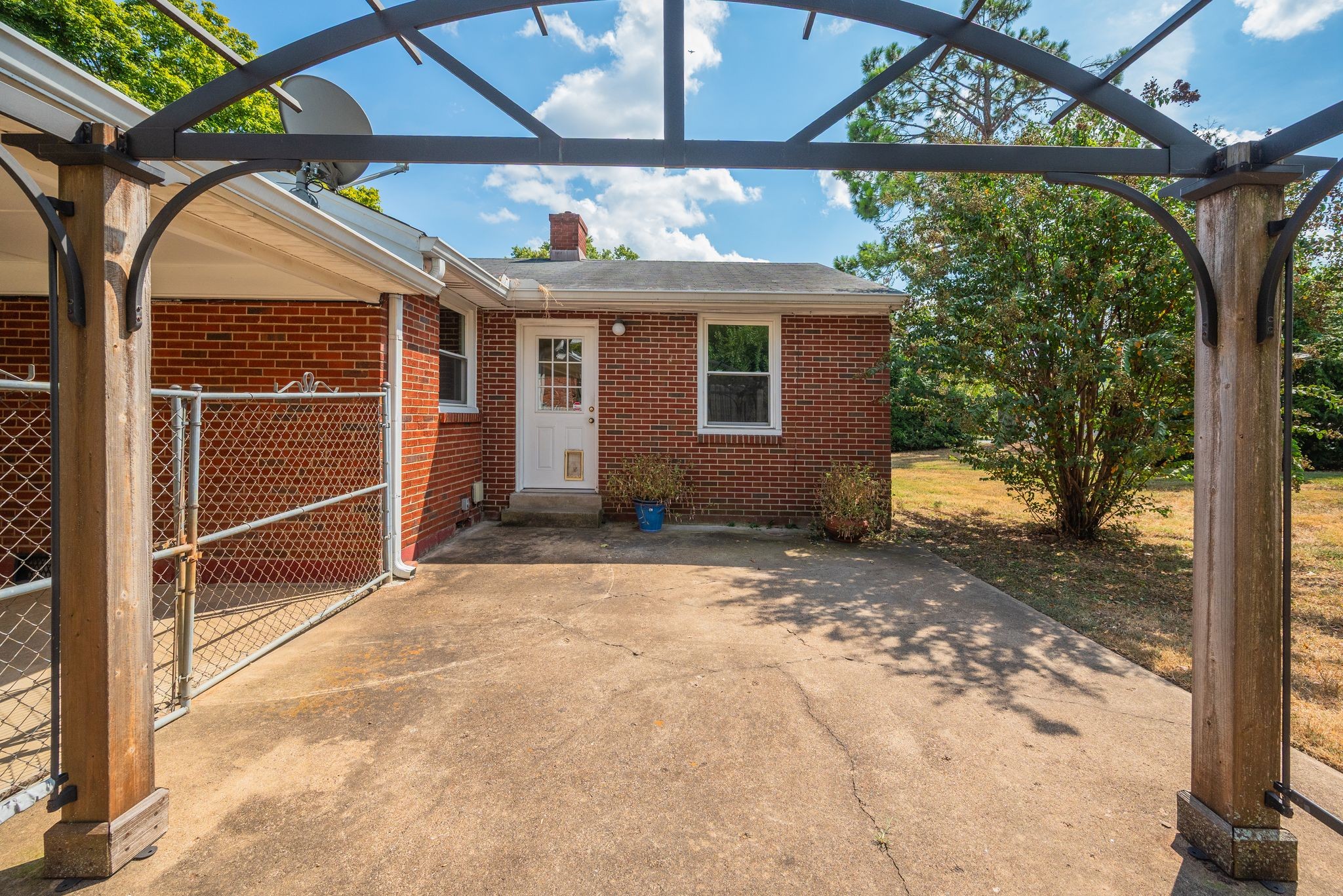 633 Elaine Dr