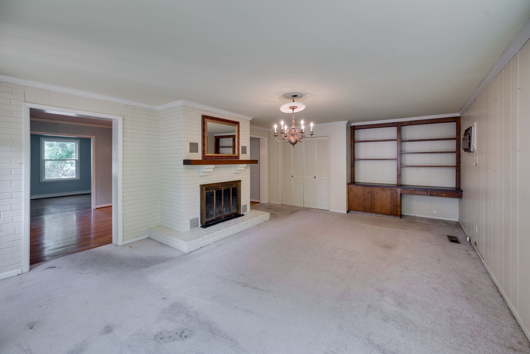 633 Elaine Dr