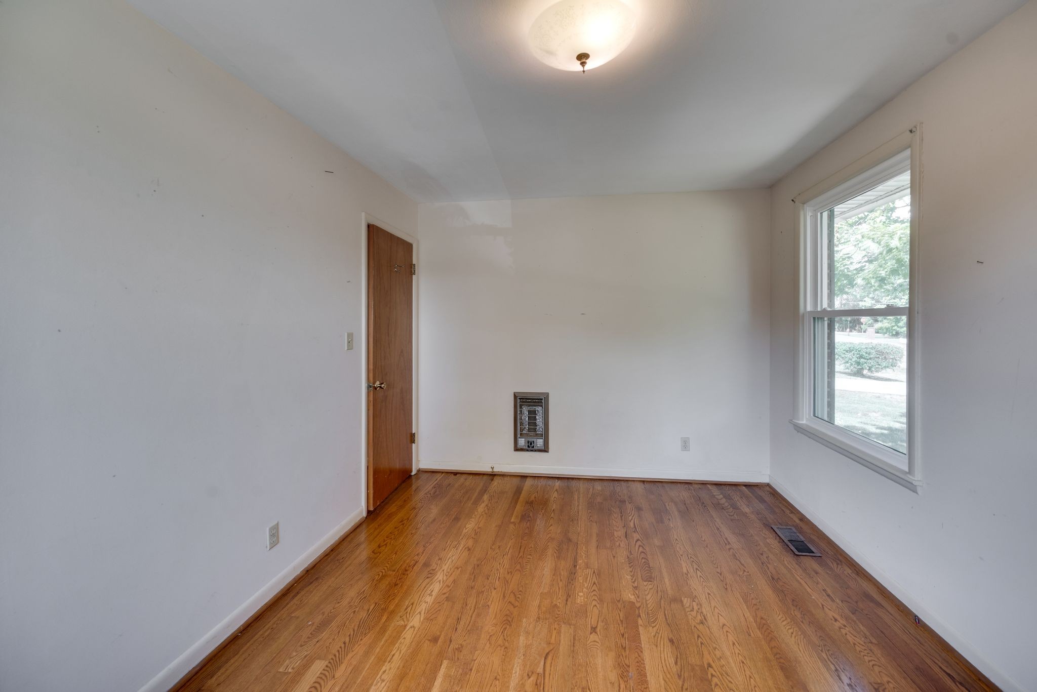 633 Elaine Dr